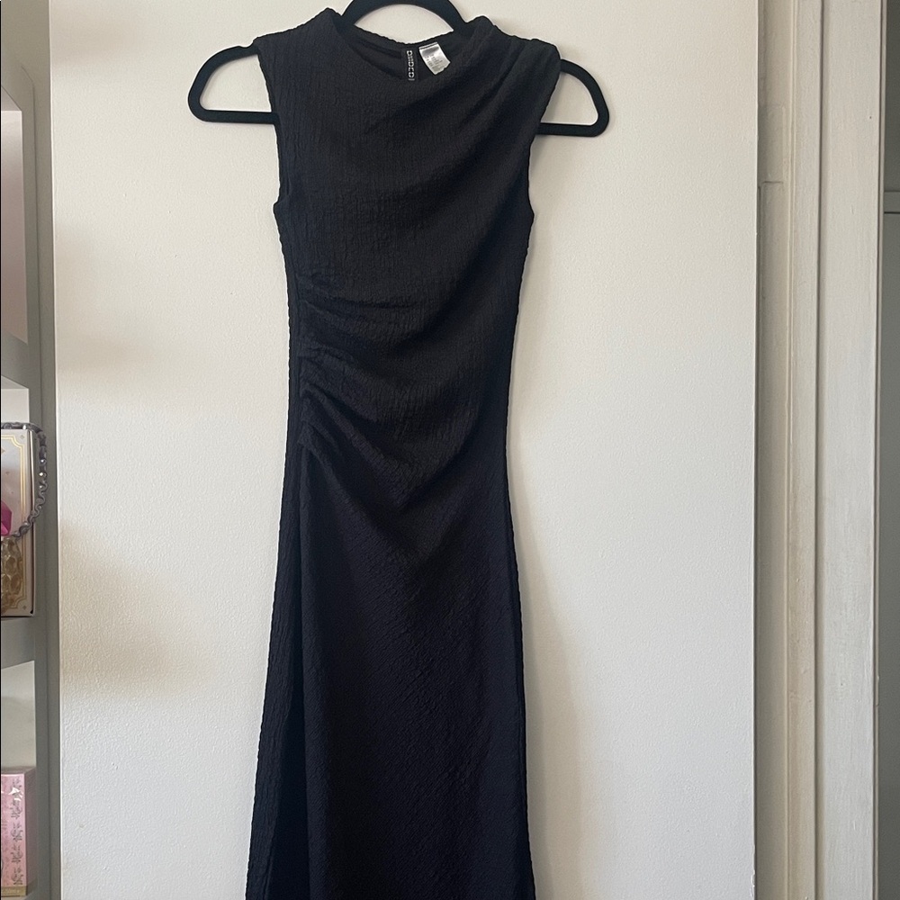 H&M|Chic Black Textured Midi Dress|XXS|NWT